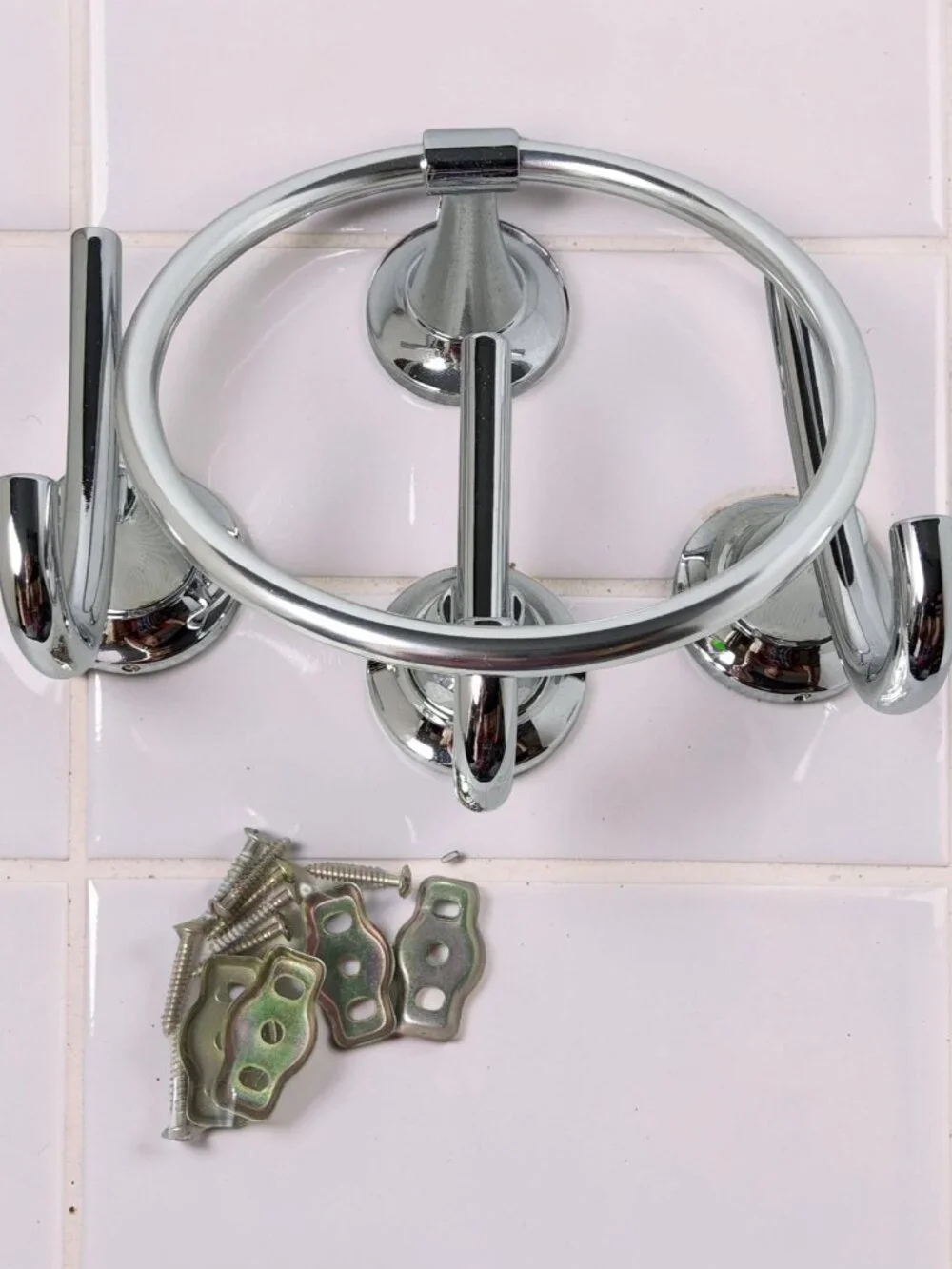 Vintage Chrome Bathroom Towel,Wash Rags Set of 4 With Mounting Hardware